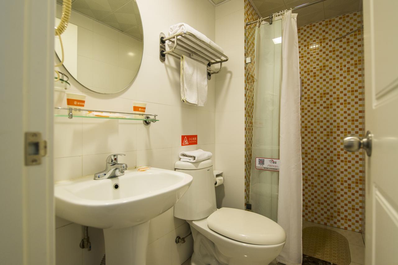 Home Inn Shanghai Xujiahui West Zhongshan Road ภายนอก รูปภาพ