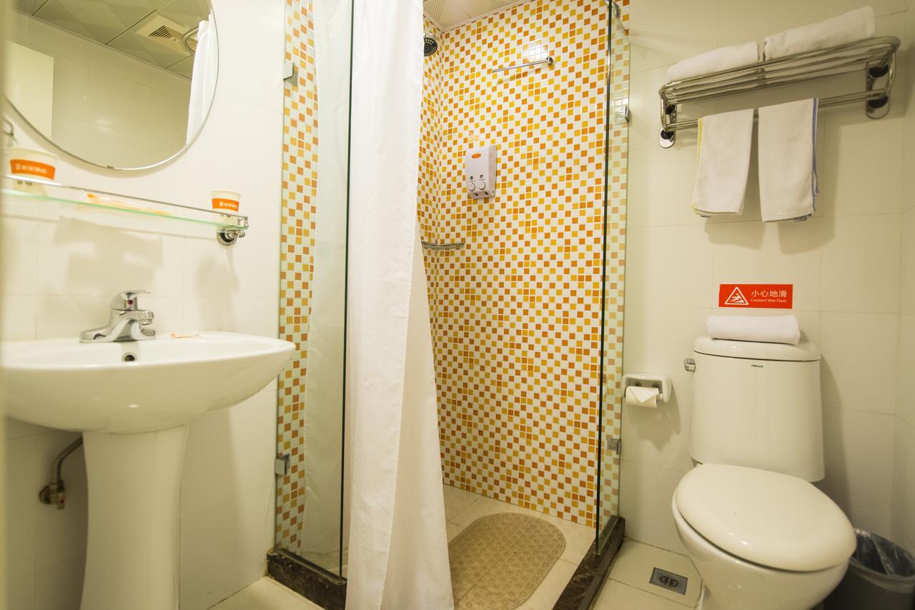 Home Inn Shanghai Xujiahui West Zhongshan Road ภายนอก รูปภาพ